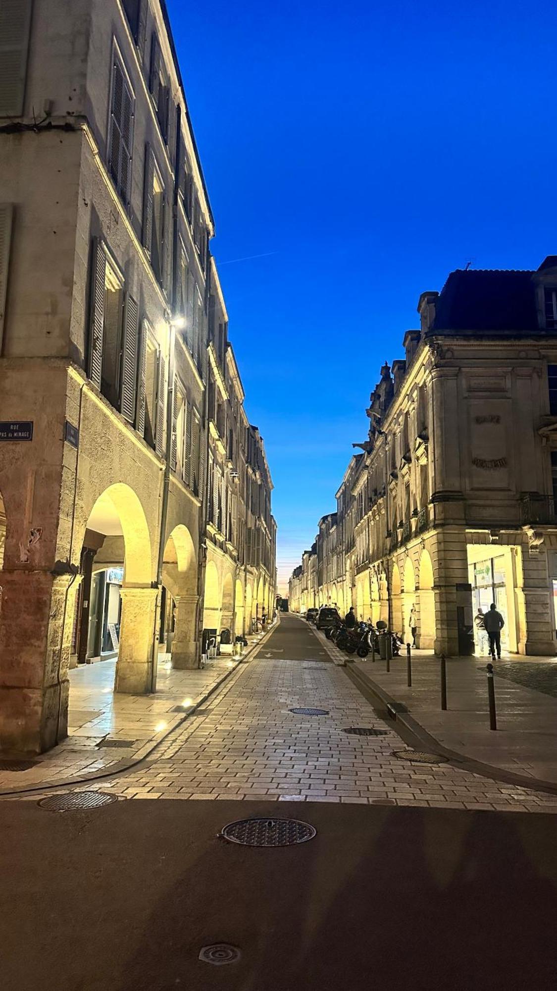 ラ・ロシェルHyper Centre A 80M Du Vieux Marche, T2 Calme Vue Sur Les Toits Rue Du Minageアパートメント エクステリア 写真